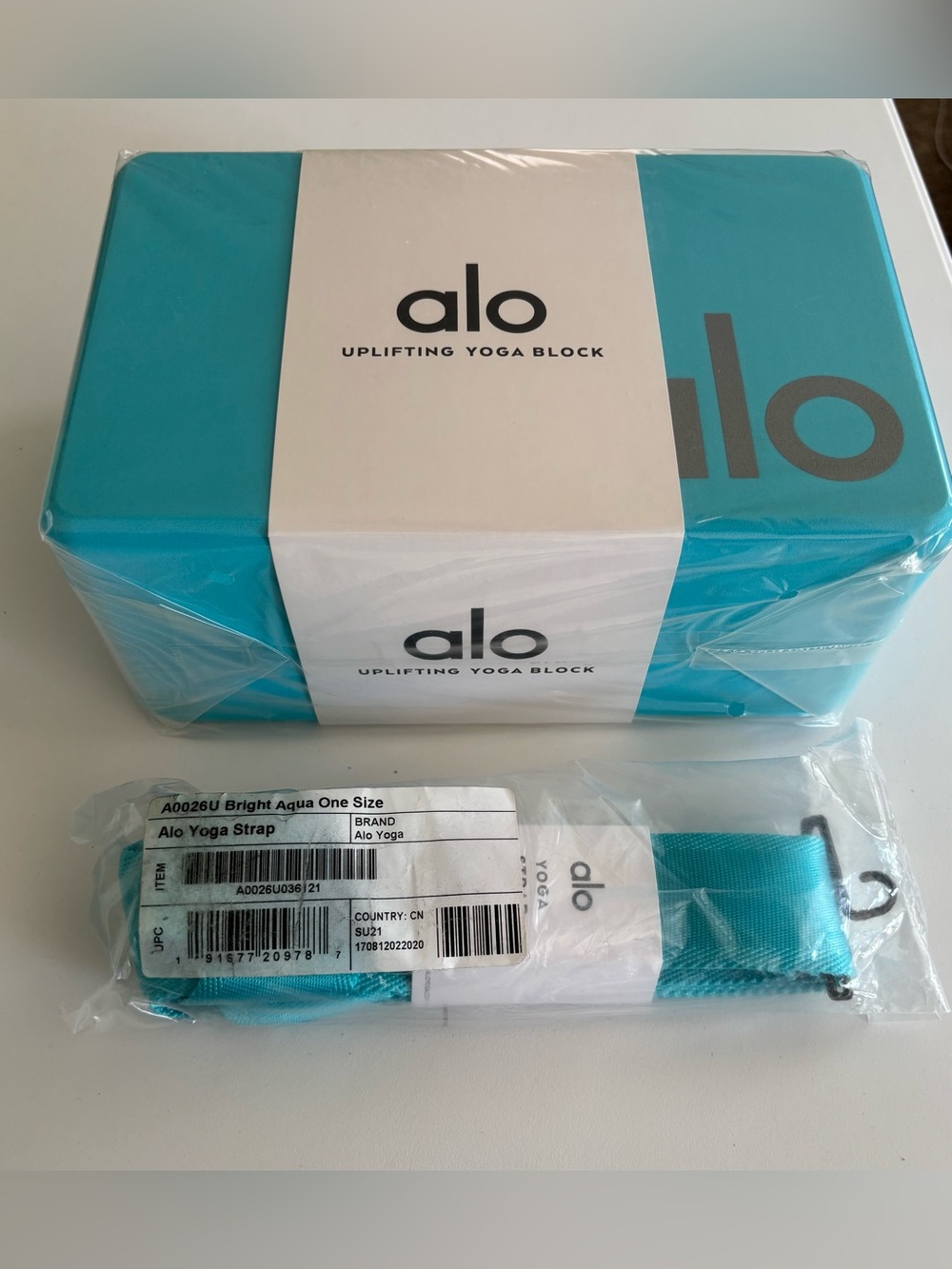Alo Uplifting Yoga Block & Yoga Strap SET– Bright Aqua/Silver Blue NEW SEALED